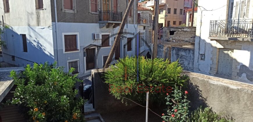 Ενοικιάζεται διώροφη μονοκατοικια 120τ.μ.