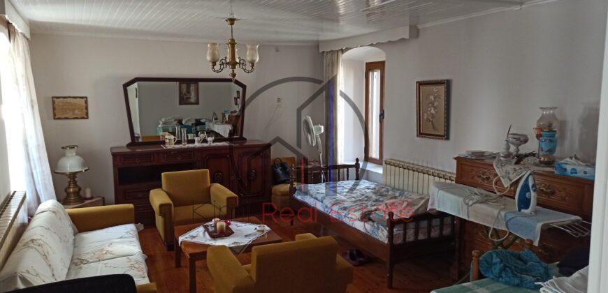 Ενοικιάζεται διώροφη μονοκατοικια 120τ.μ.