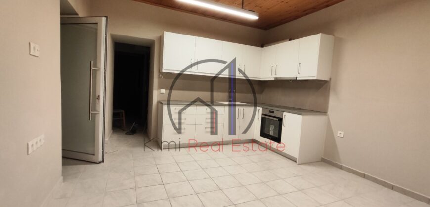 Κύμη – Ενοικιάζεται ανακαινισμένη κατοικία 68 τ.μ. με αυλή και κήπο