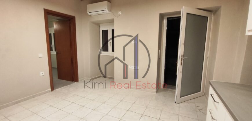 Κύμη – Ενοικιάζεται ανακαινισμένη κατοικία 68 τ.μ. με αυλή και κήπο