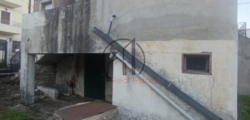 Κύμη-Πωλείται οικόπεδο εντός σχεδίου πόλεως 292,66 τ.μ. με παλαιά κατοικία 102 τ.μ.