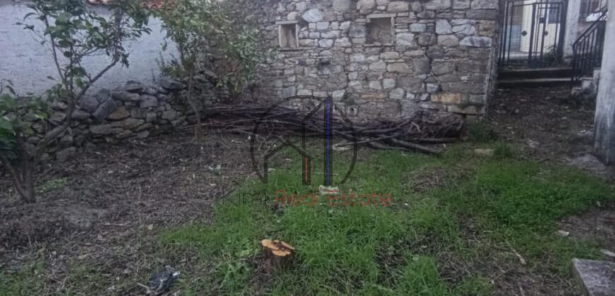 Κύμη-Πωλείται οικόπεδο εντός σχεδίου πόλεως 292,66 τ.μ. με παλαιά κατοικία 102 τ.μ.