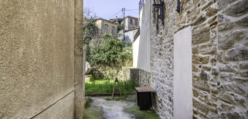 Κύμη-Ενοικιάζεται τριάρι 64 τ.μ.