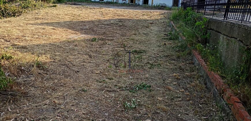 Παραλία Κύμης-Πωλείται οικόπεδο 5.686 τ.μ. και οικία 140 τ.μ. με μαγευτική θέα στο Αιγαίο.