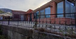 Παραλία Κύμης-Πωλείται οικόπεδο 5.686 τ.μ. και οικία 140 τ.μ. με μαγευτική θέα στο Αιγαίο.