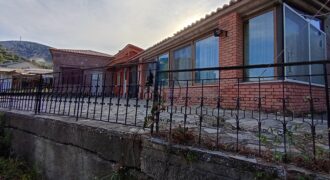 Παραλία Κύμης-Πωλείται οικόπεδο 5.686 τ.μ. και οικία 140 τ.μ. με μαγευτική θέα στο Αιγαίο.